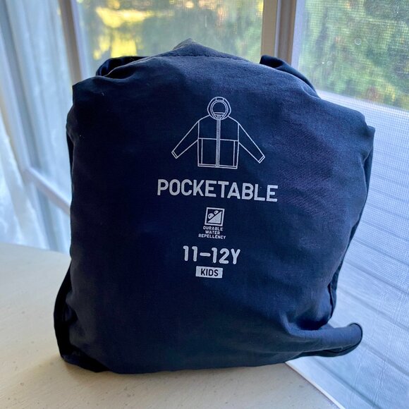 Uniqlo Kids Black Pocketable Parka / Rain Jacket Unisex Size 11-12 - Picture 1 of 8